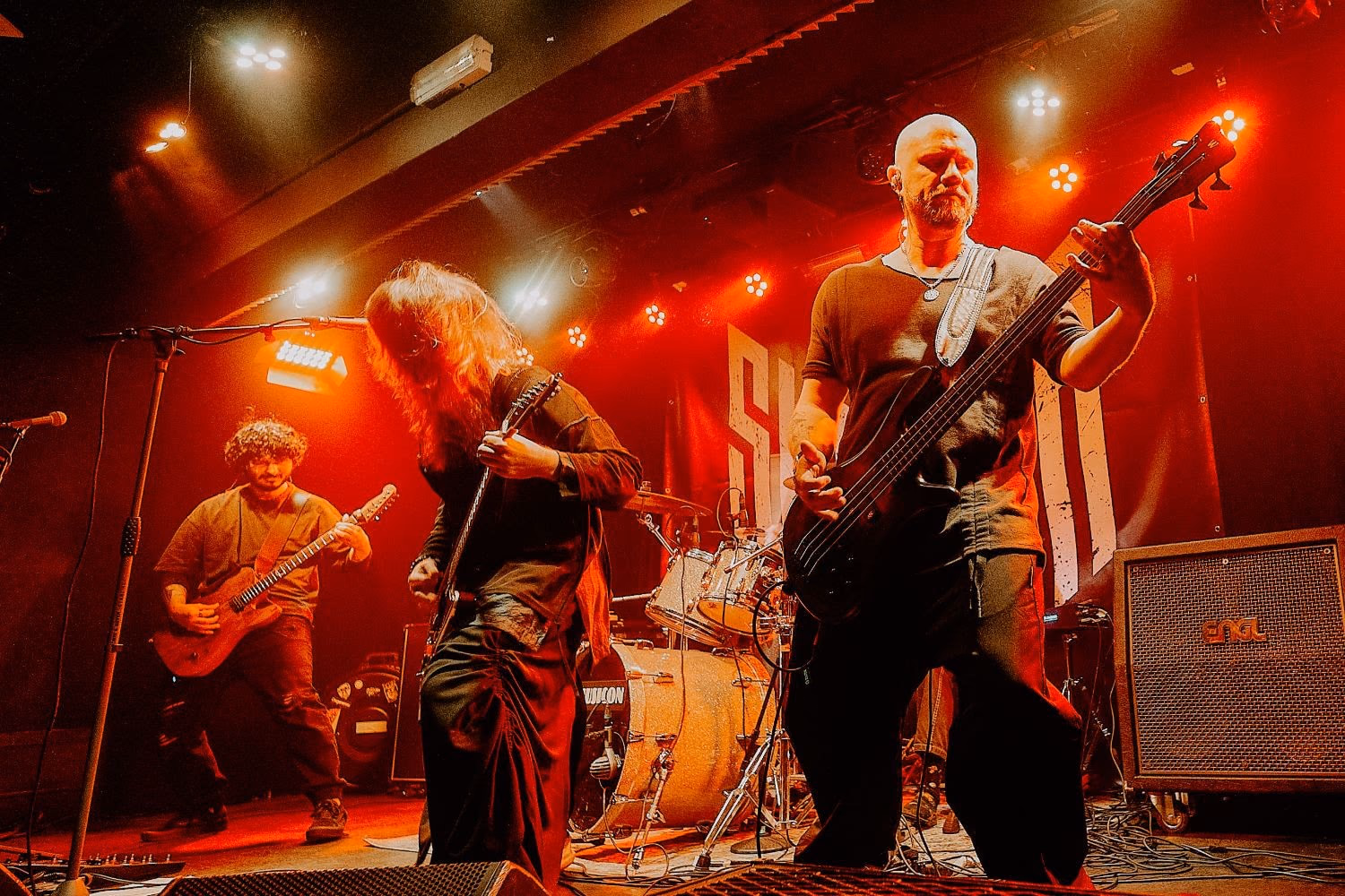 Skyloth live op het podium